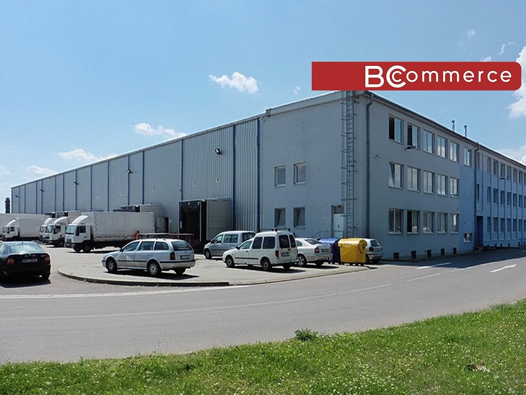 Pronájem skladovacích prostor 2 304 m² – fotografie 2