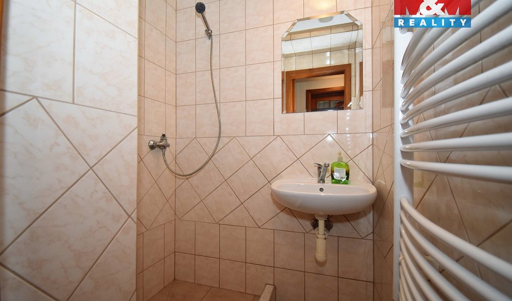 Prodej výrobních prostor 1 200 m², Spálov – náhled fotky 12