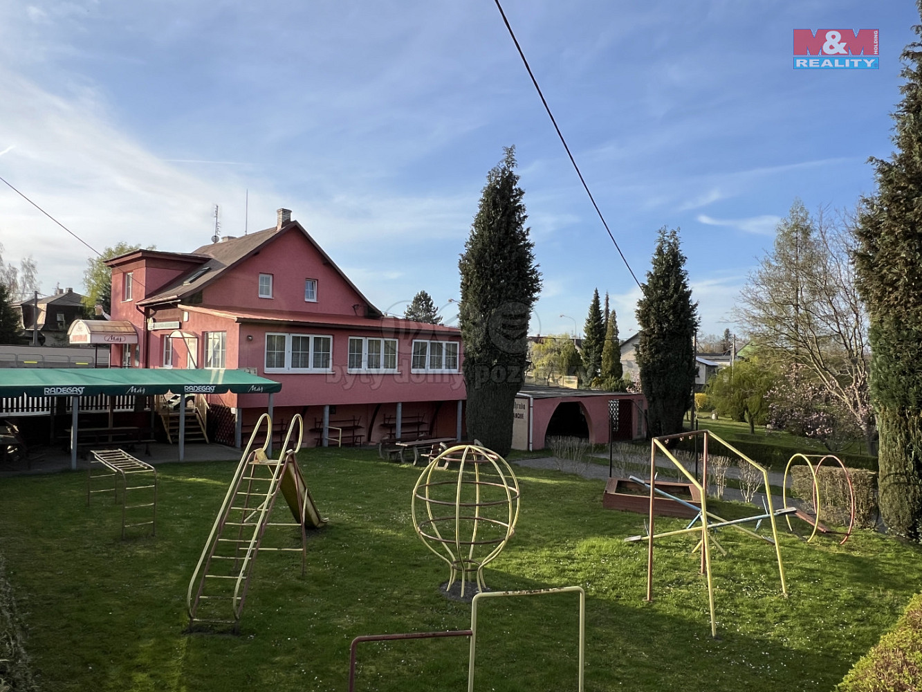 Prodej obchodních prostor 235 m²