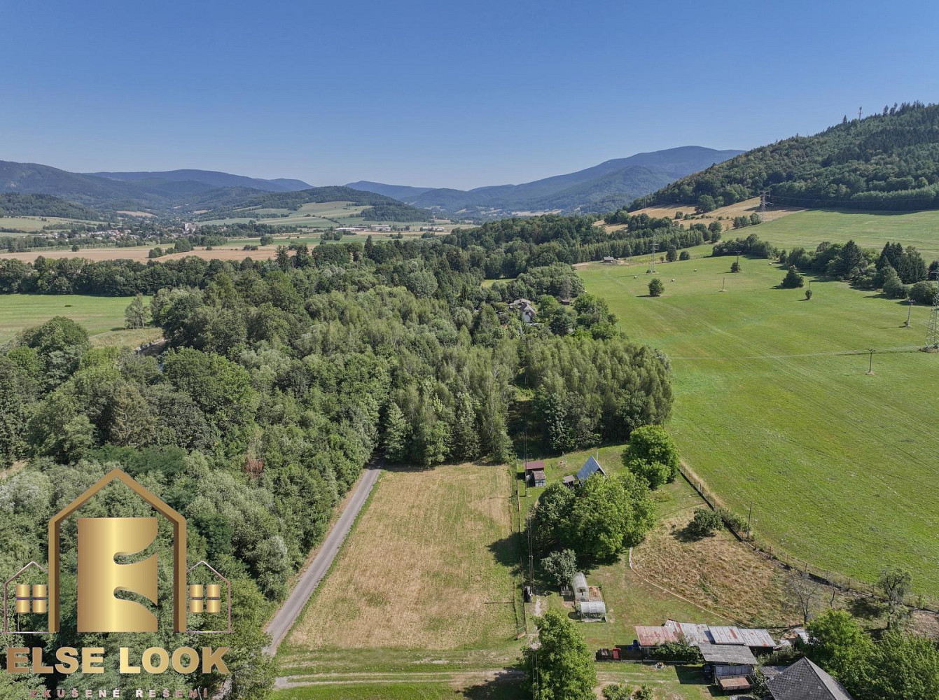 Prodej stavebního pozemku 1 227 m²