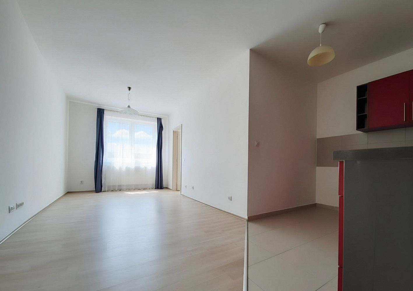 Pronájem bytu 2+kk 43 m² – fotografie 3