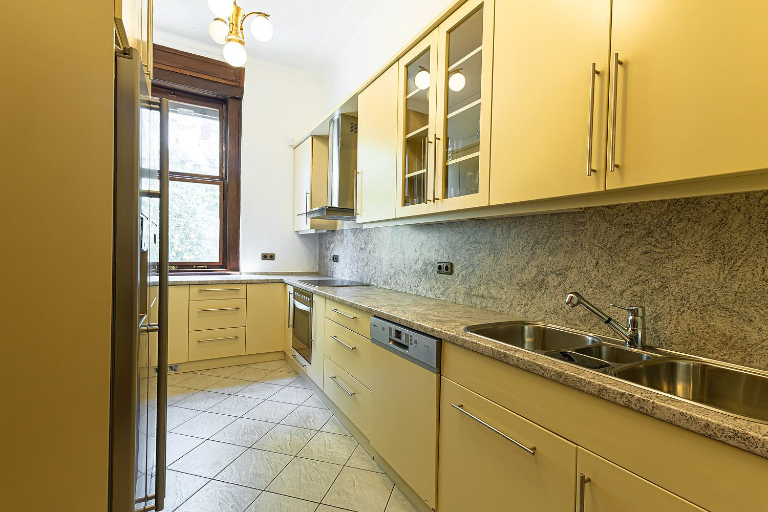 Pronájem kanceláře 1 065 m² – fotografie 5