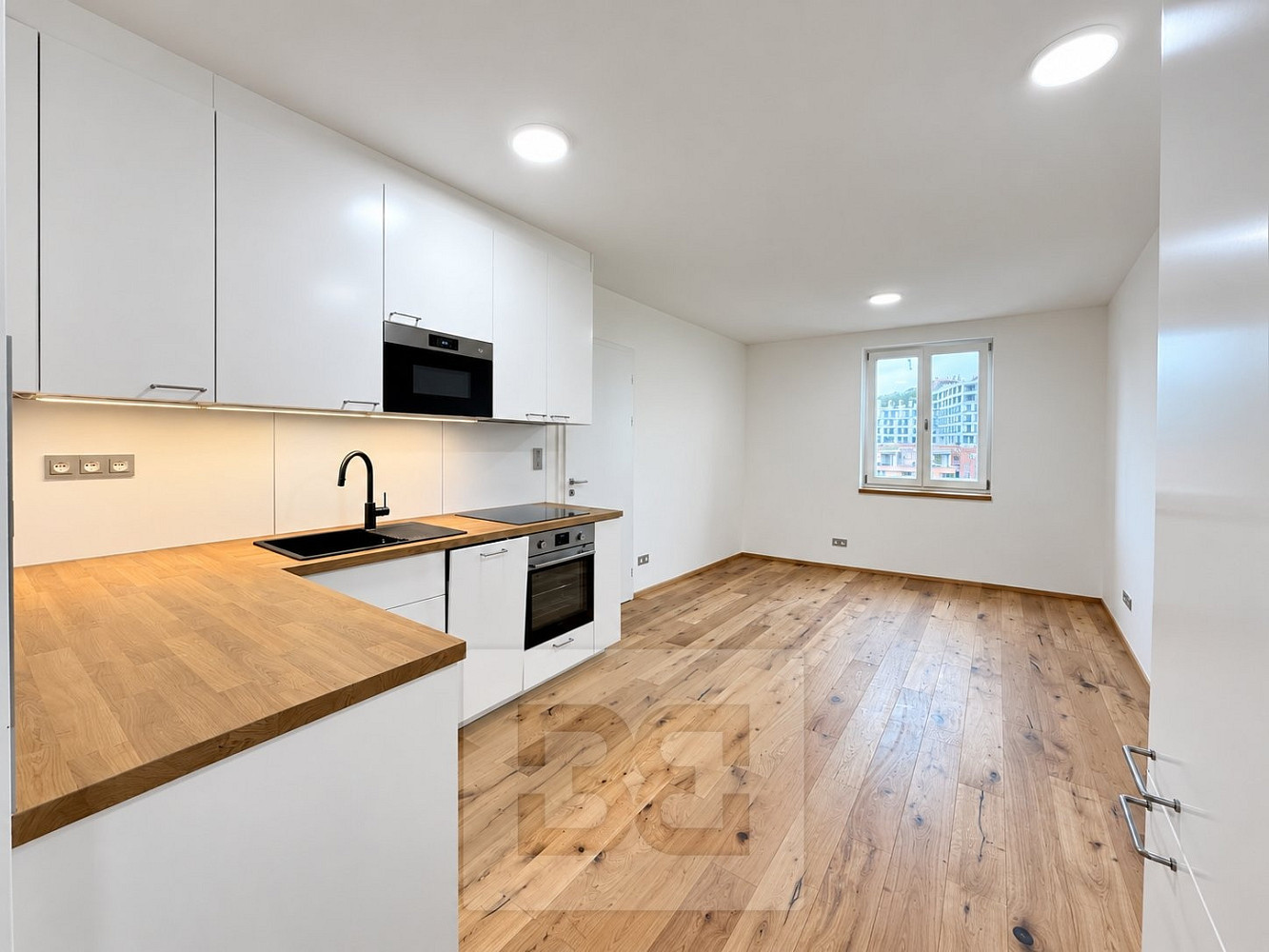 Pronájem bytu 2+kk 44 m²