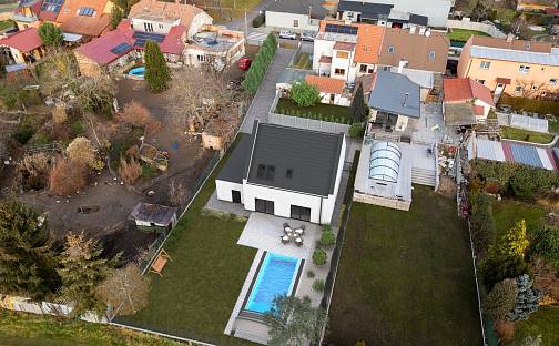 Prodej stavebního pozemku 730 m², Marie Pujmanové, Pardubice - Rosice