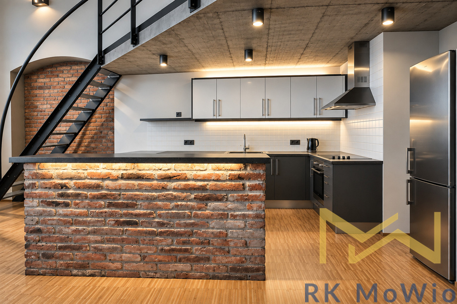 Pronájem bytu 2+kk 114 m² – fotografie 2