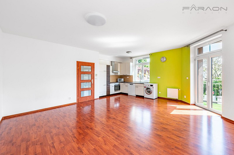 Pronájem bytu 1+kk 43 m² — photo 2