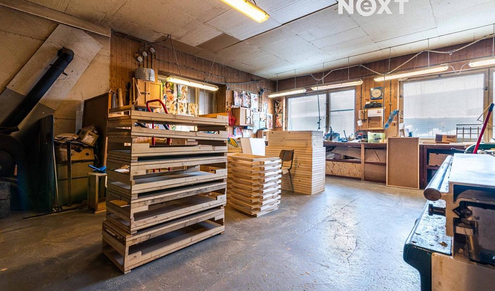 Prodej výrobních prostor 840 m², Jesenice – náhled fotky 3