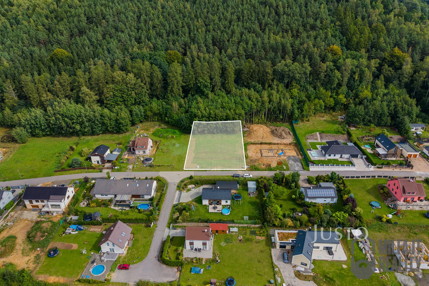 Prodej stavebního pozemku 1 402 m² – fotografie 4