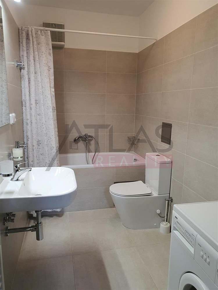 Pronájem kanceláře 65 m² – fotografie 5