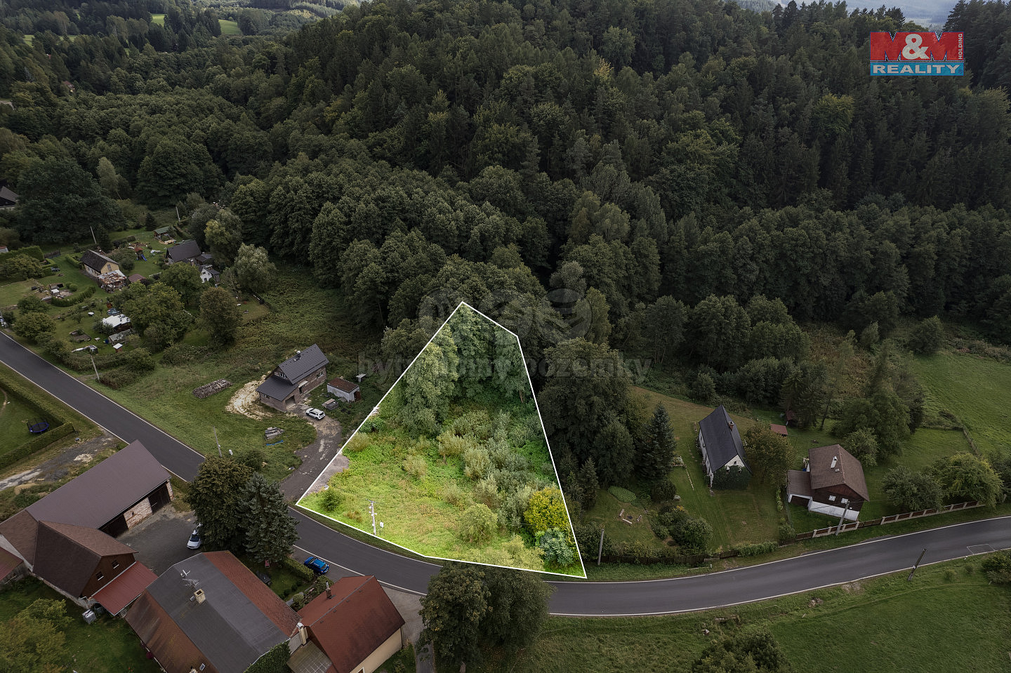 Prodej stavebního pozemku 2 001 m²
