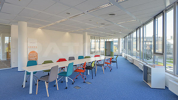 Pronájem kanceláře 200 m² – fotografie 5