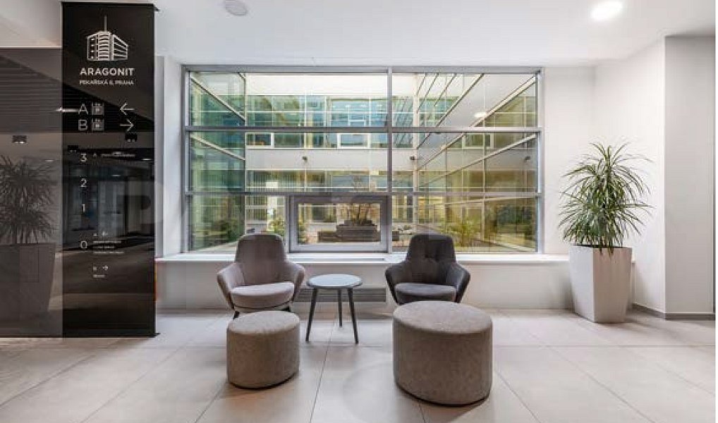 Pronájem kanceláře 235 m², Praha – náhled fotky 9