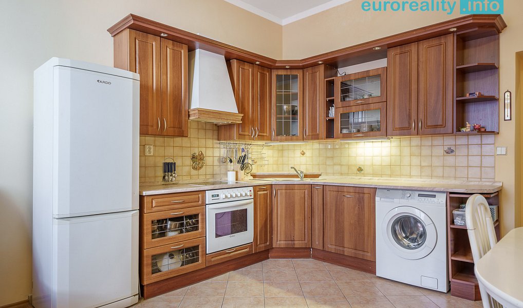 Prodej bytu 2+1 80 m², Karlovy Vary – náhled fotky 8