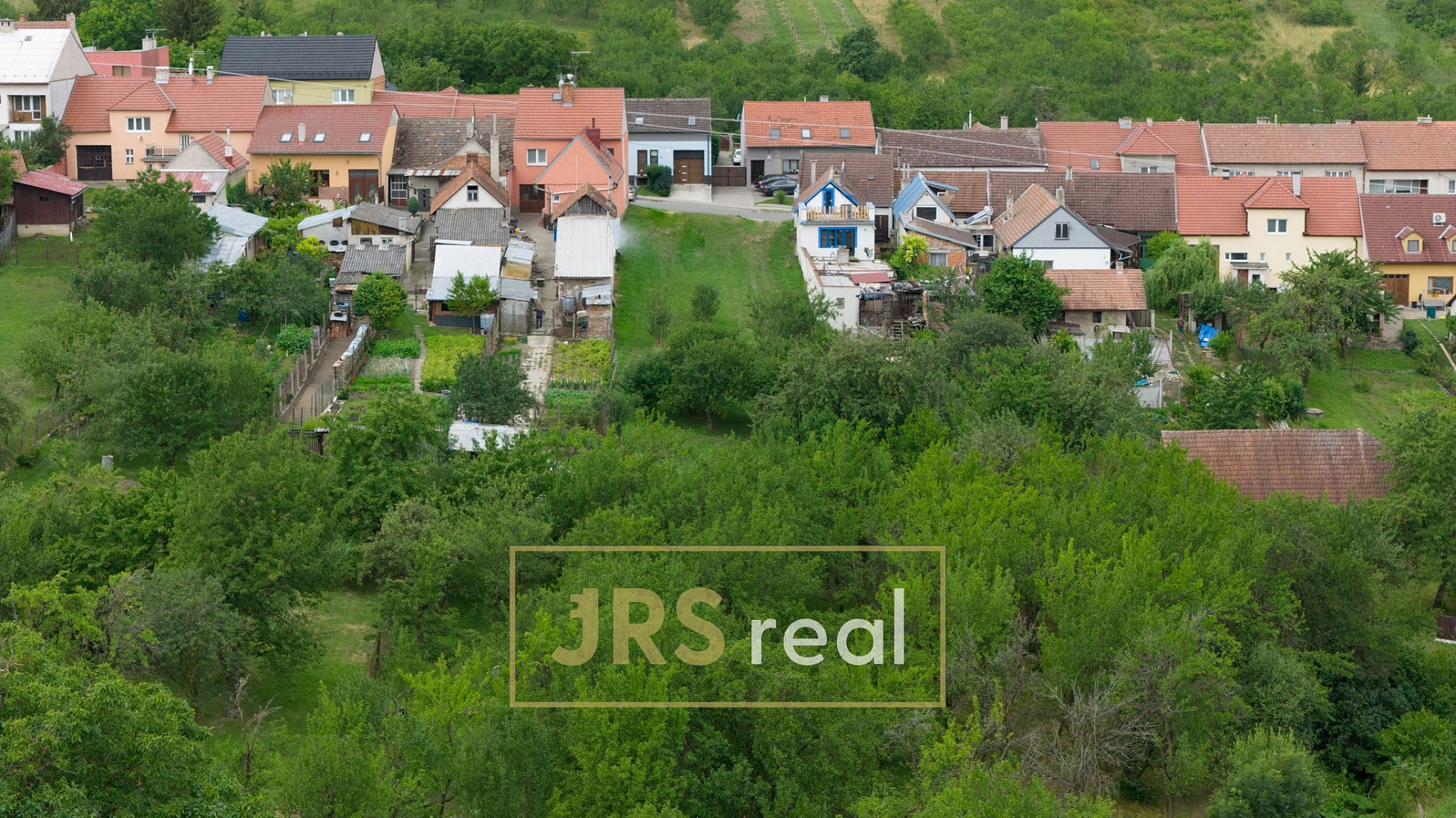 Prodej stavebního pozemku 2 521 m² – fotografie 5