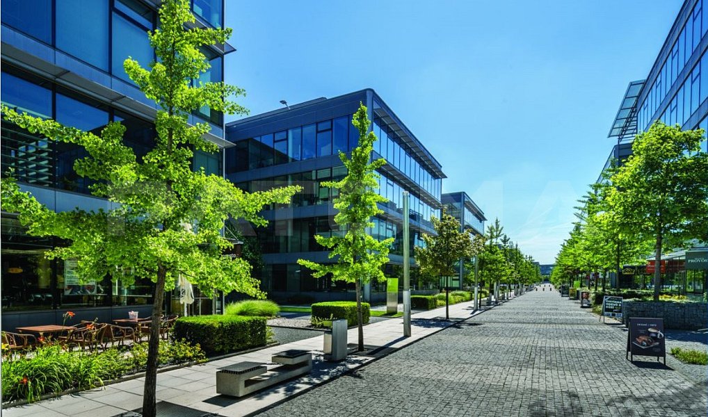 Pronájem kanceláře 1 470 m², Praha – fotka 1 z 11