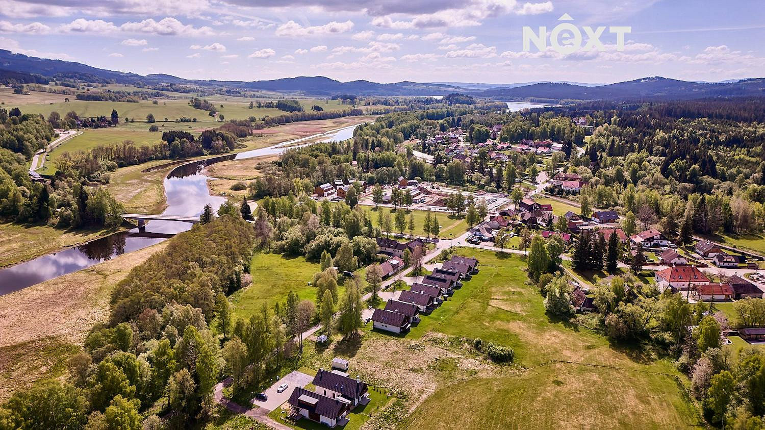Prodej stavebního pozemku 1 111 m² – další
