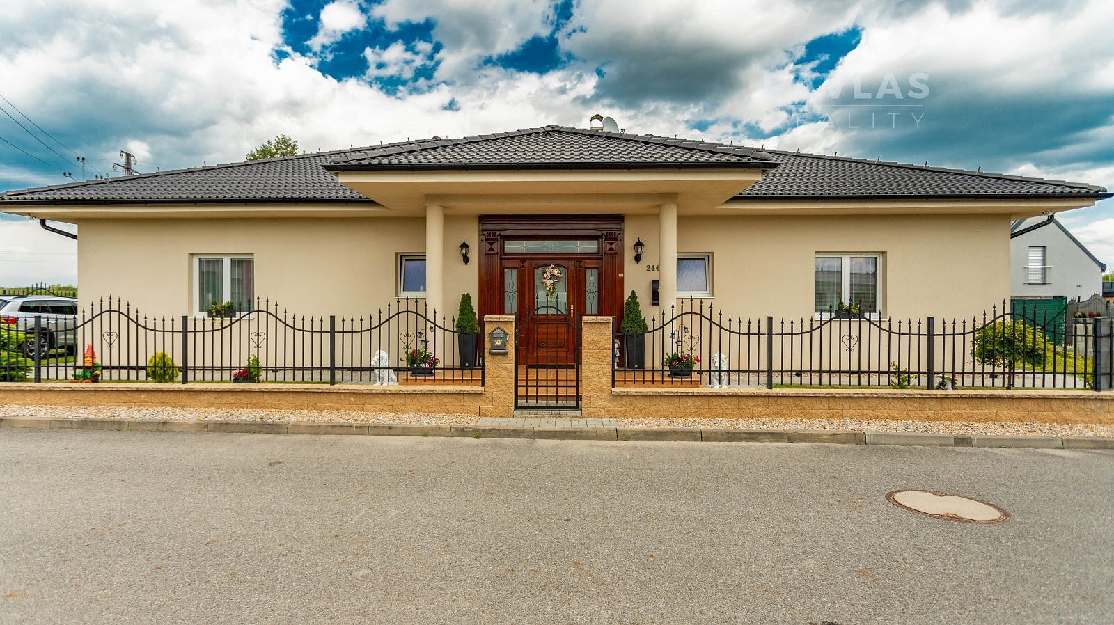 Prodej domu 233 m² s pozemkem 678 m²