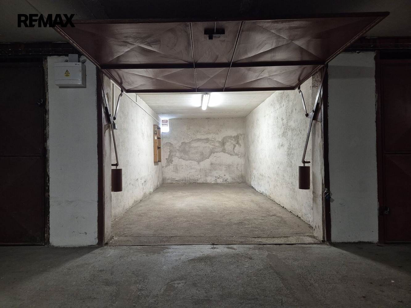 Prodej družstevní garáže 17 m2, Kladno Kročehlavy, Bellevue – fotografie 2