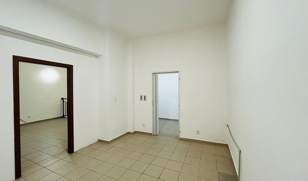 Pronájem obchodních prostor 300 m², Jihlava – náhled fotky 13