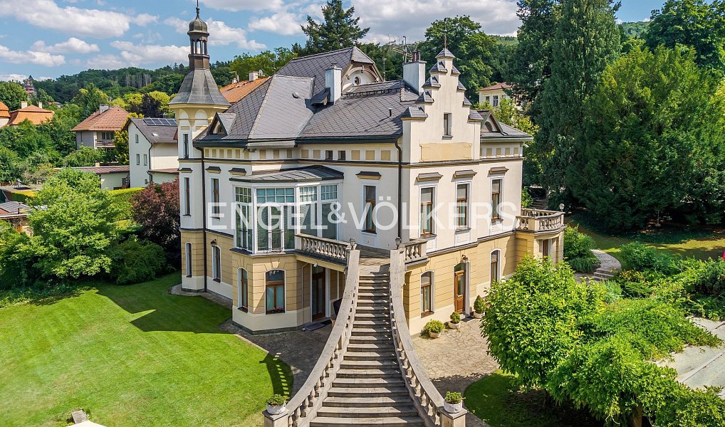 Prodej domu 581 m² s pozemkem 2 105 m², Dobřichovice – náhled fotky 3
