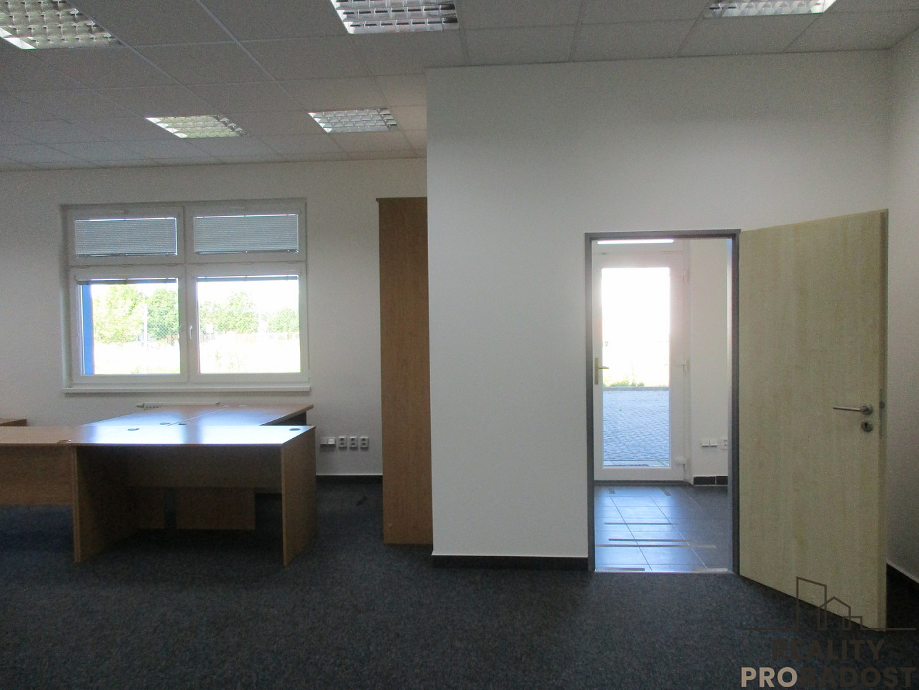 Pronájem kanceláře 105 m² – fotografie 4