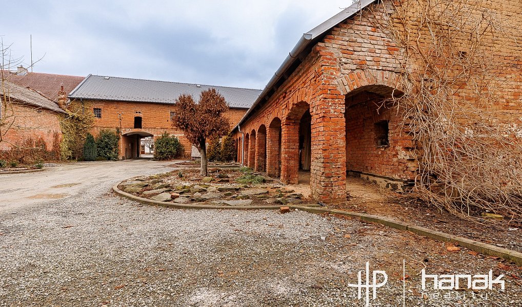 Prodej domu 521 m² s pozemkem 2 552 m², Náklo – náhled fotky 7