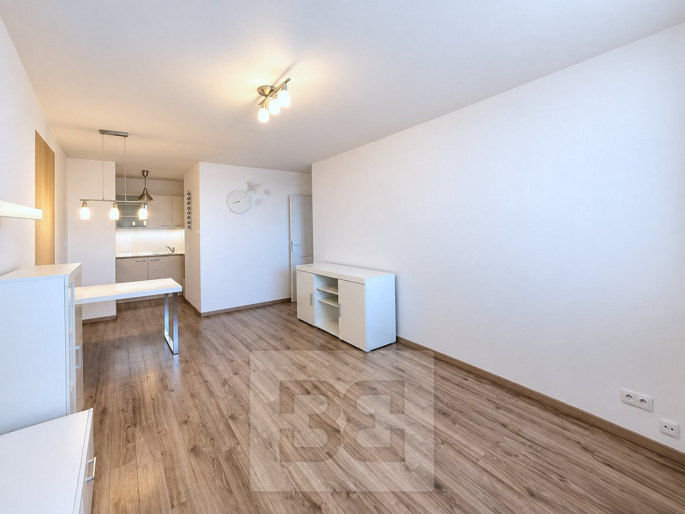 Pronájem bytu 2+kk 48 m² – fotografie 2