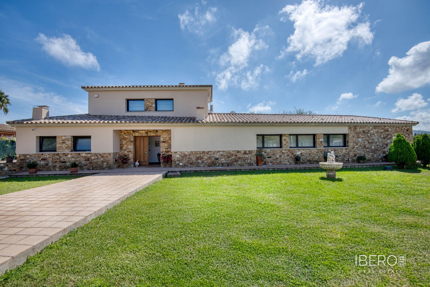 Prodej domu 1 502 m² s pozemkem 1 072 m²