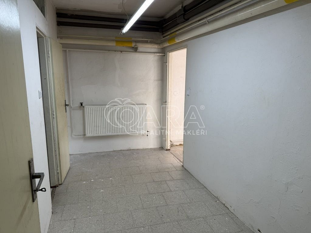 Pronájem obchodních prostor 28 m² – fotografie 3