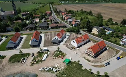 Prodej domu 133 m² s pozemkem 440 m², Dvory - Veleliby, okres Nymburk