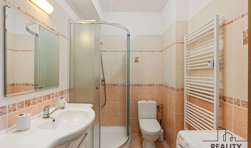 Prodej bytu 1+kk 35 m², Kladno – náhled fotky 8