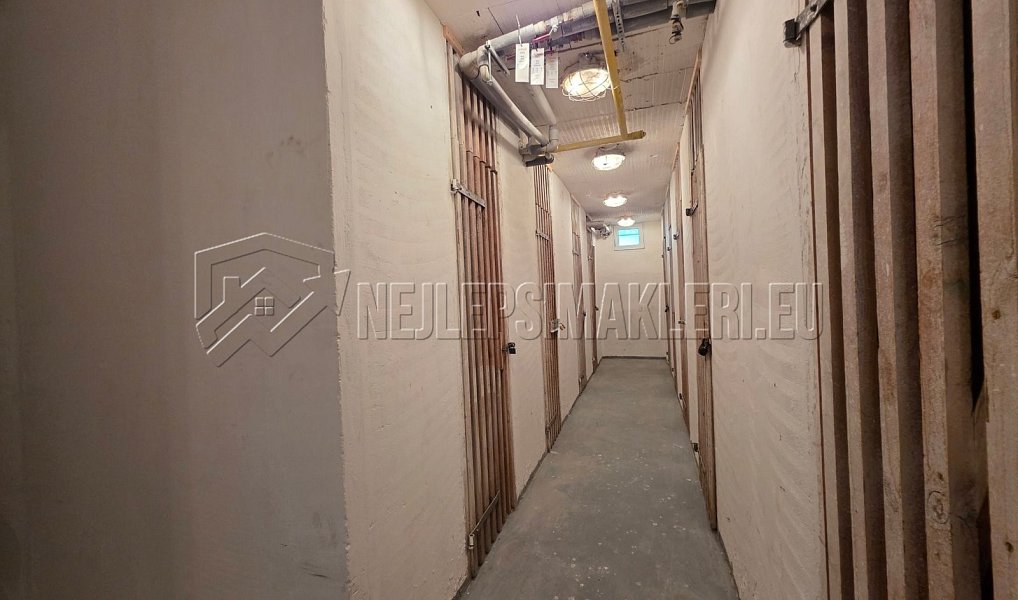Prodej bytu 4+1 84 m², Praha – náhled fotky 32