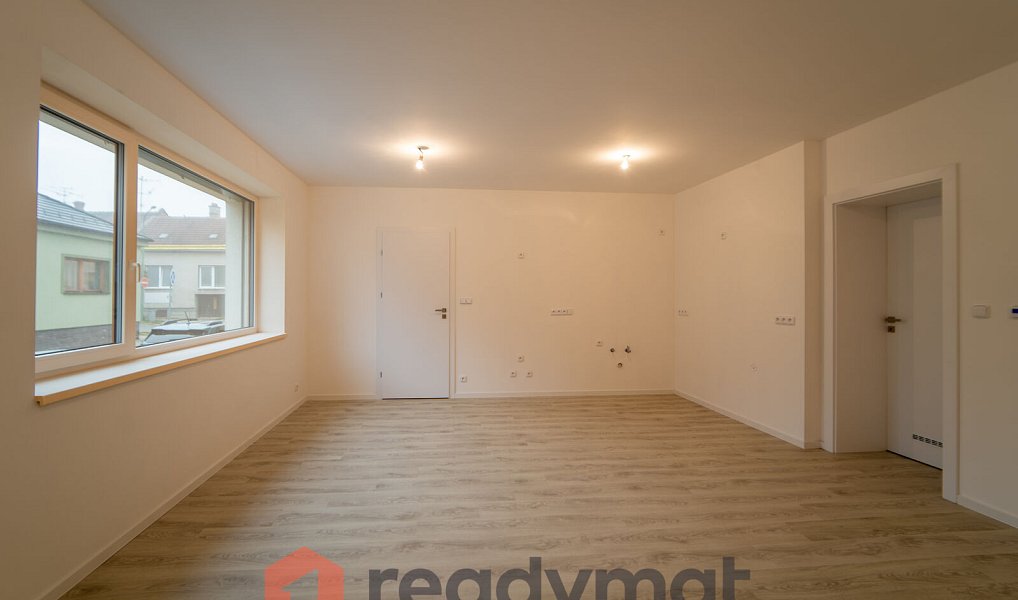 Pronájem bytu 1+kk 44 m², Hodonín – náhled fotky 2