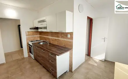 Pronájem bytu 3+1 55 m², Májová, Cheb