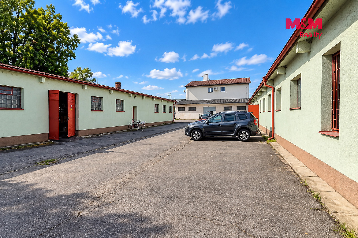 Pronájem obchodních prostor 340 m² – fotografie 2