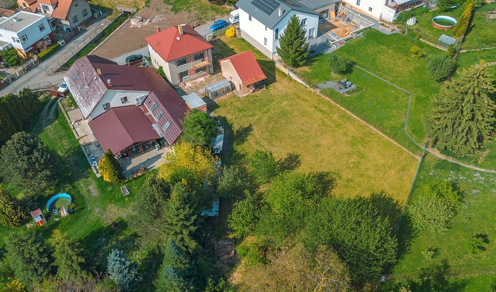 Prodej stavebního pozemku 1 085 m², Úhřetice – náhled fotky 12