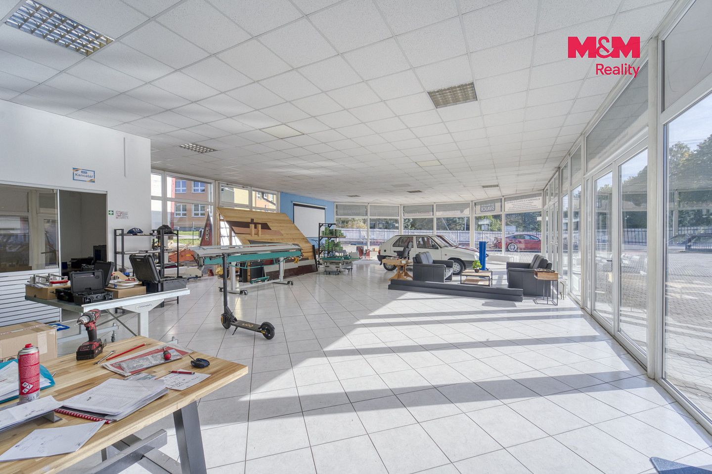 Prodej obchodních prostor 561 m²