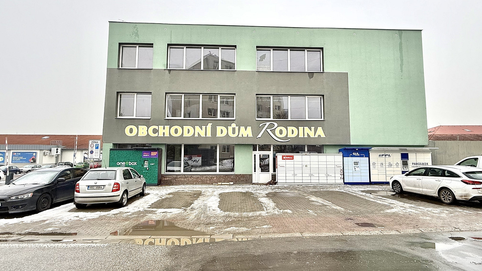 Pronájem obchodních prostor 1 200 m²