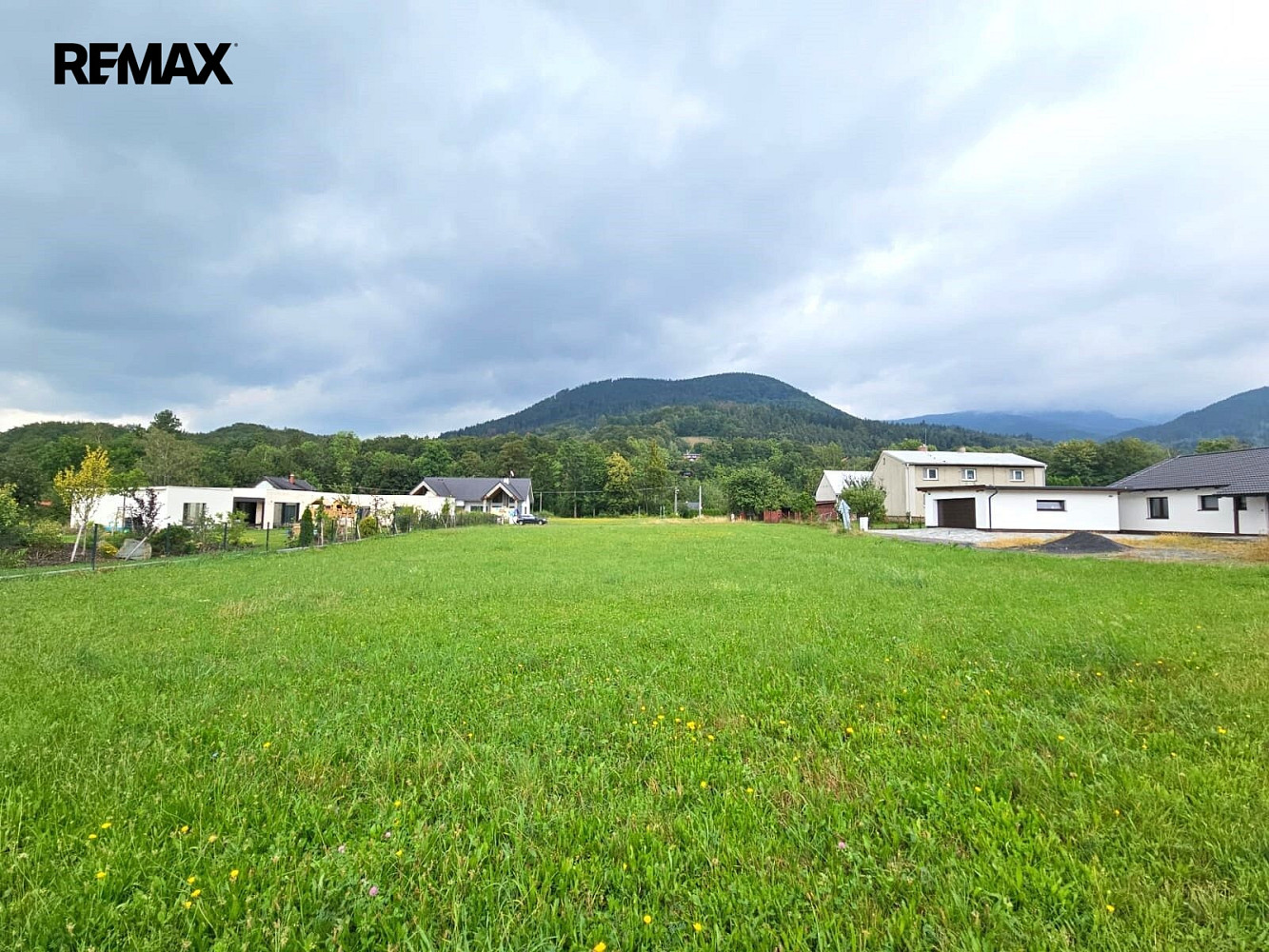 Prodej stavebního pozemku 2 158 m² – fotografie 3