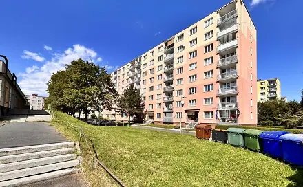Pronájem bytu 1+kk 20 m², náměstí 9. května, Chodov, okres Sokolov