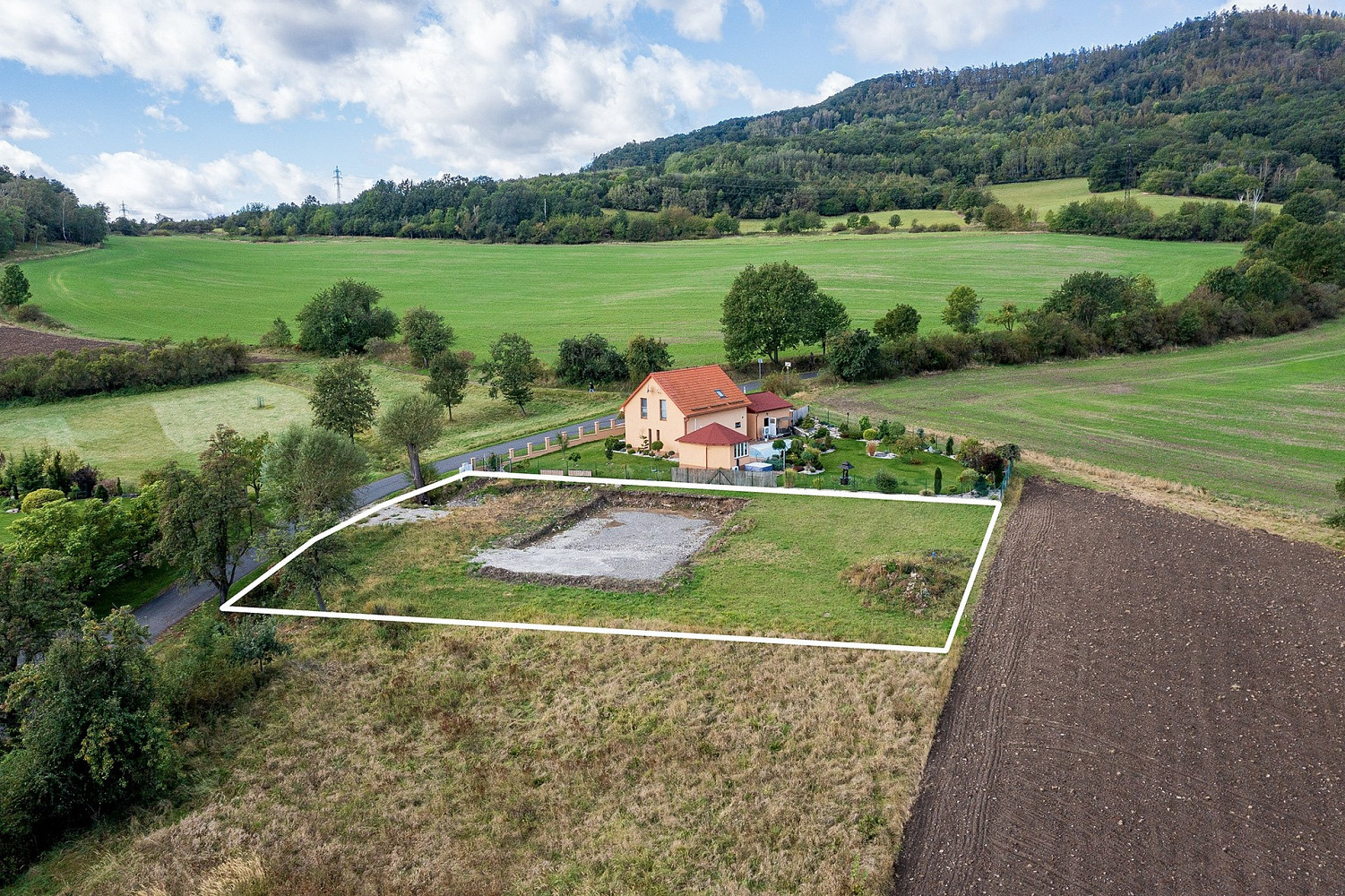 Prodej stavebního pozemku 1 296 m² – fotografie 2