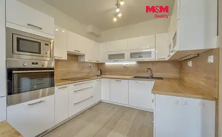 Pronájem bytu 3+kk 81 m²