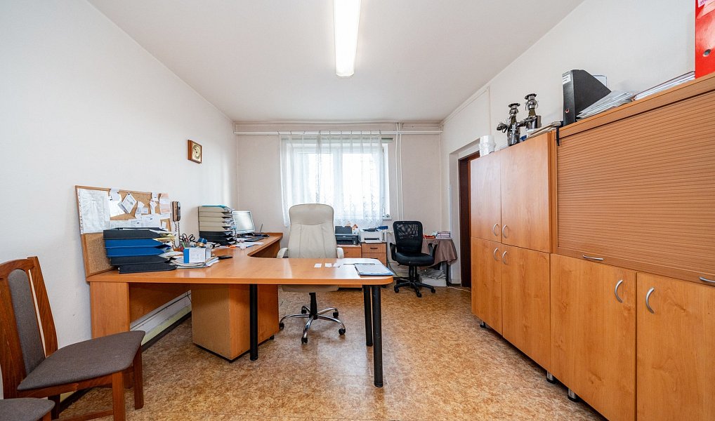 Prodej výrobních prostor 1 082 m², Bohumín – náhled fotky 12