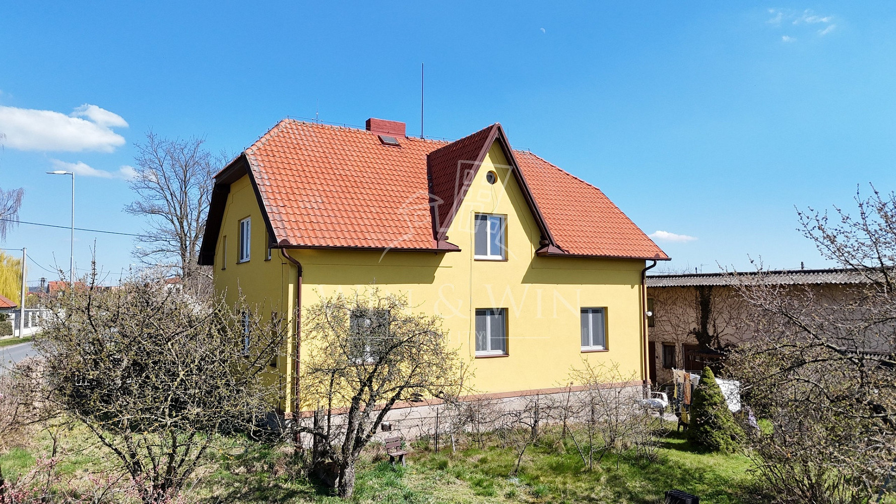 Prodej domu 240 m² s pozemkem 1 084 m²