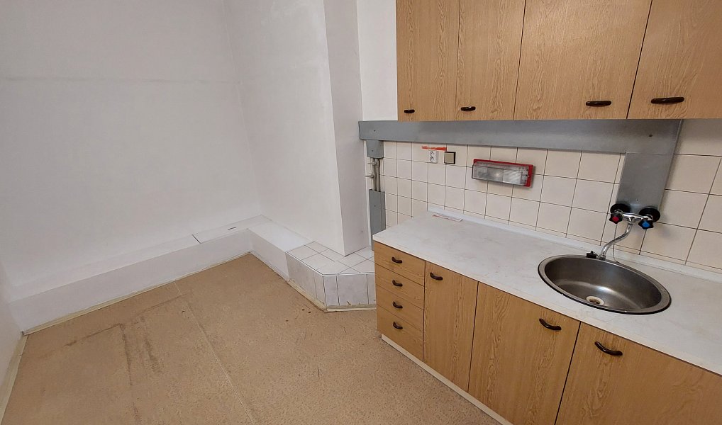 Pronájem kanceláře 175 m², Krnov – náhled fotky 10