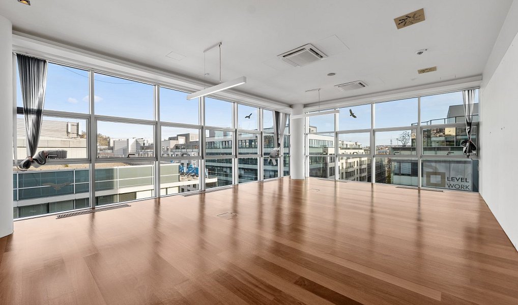 Pronájem kanceláře 168 m², Praha – náhled fotky 3