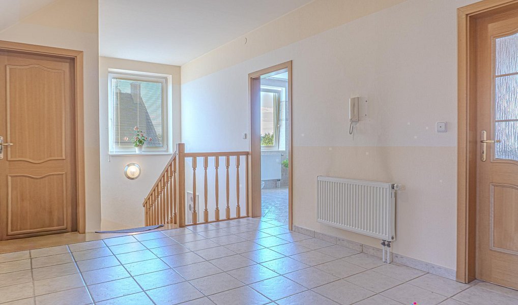 Prodej domu 238 m² s pozemkem 1 185 m², Šestajovice – náhled fotky 10