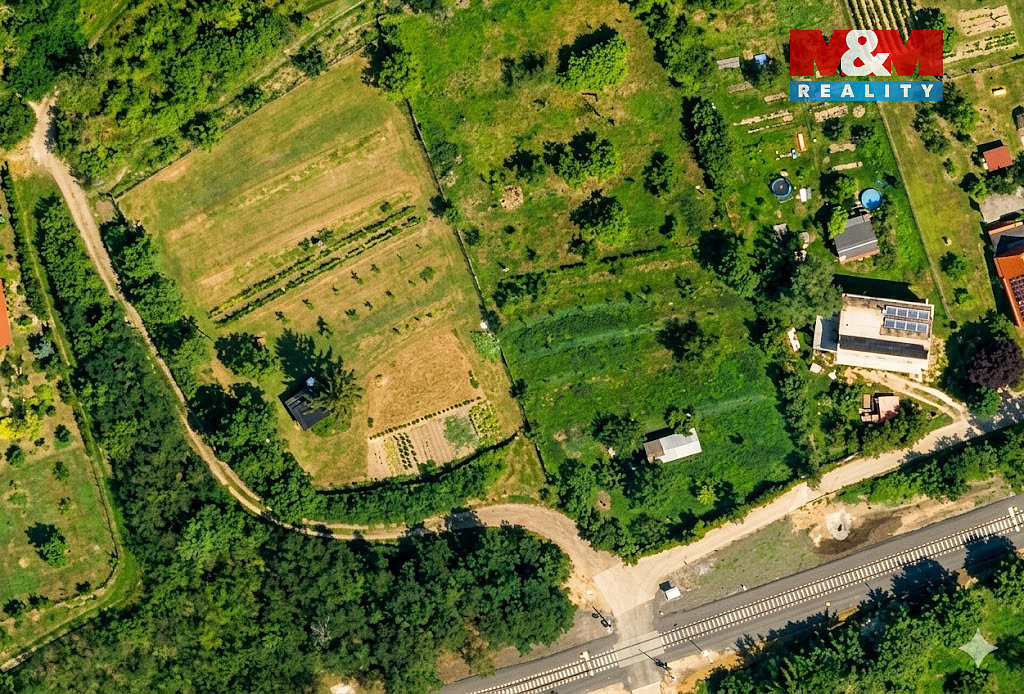 Prodej stavebního pozemku 1 728 m²