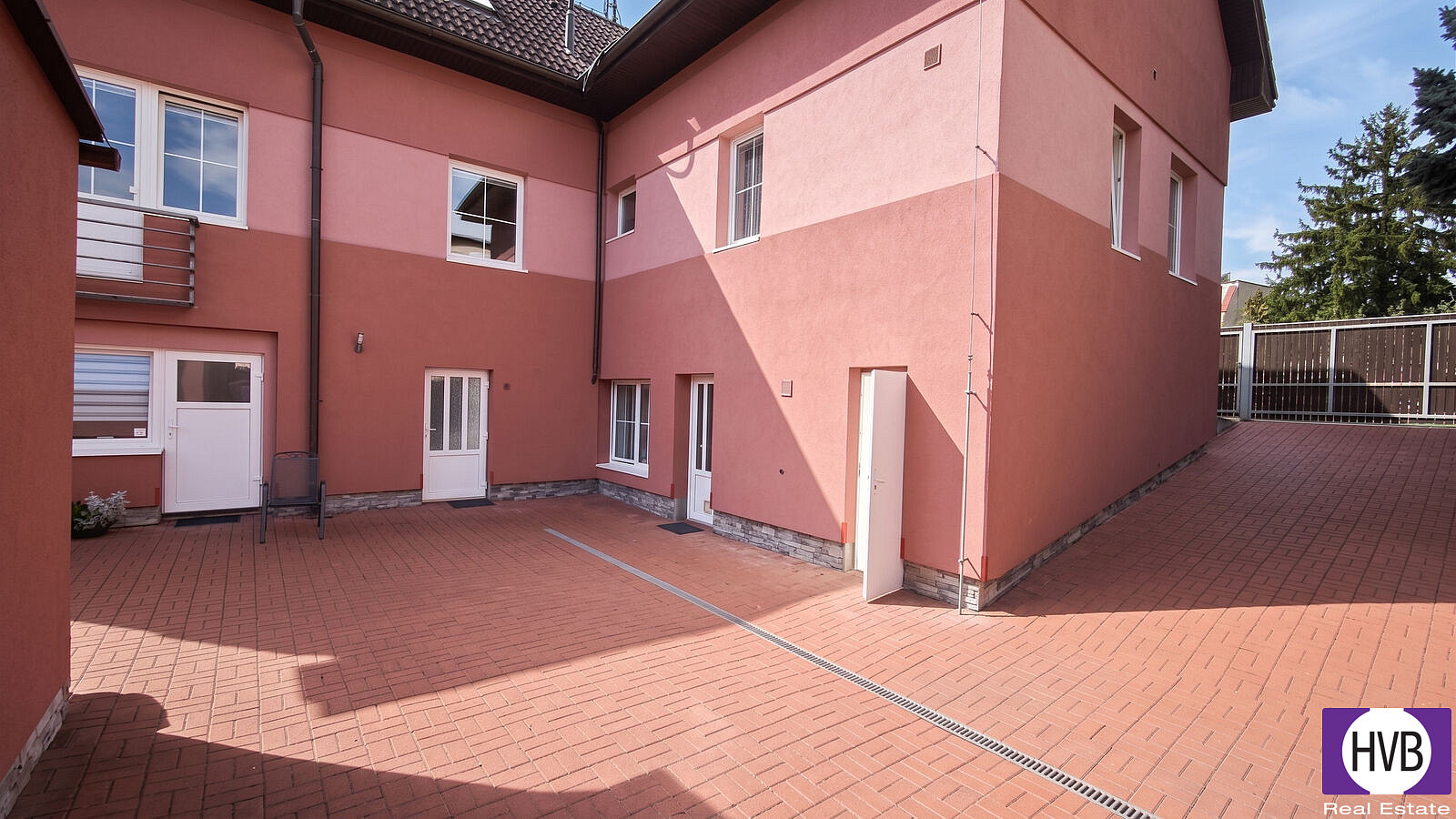 Pronájem bytu 2+kk 42 m² – fotografie 2