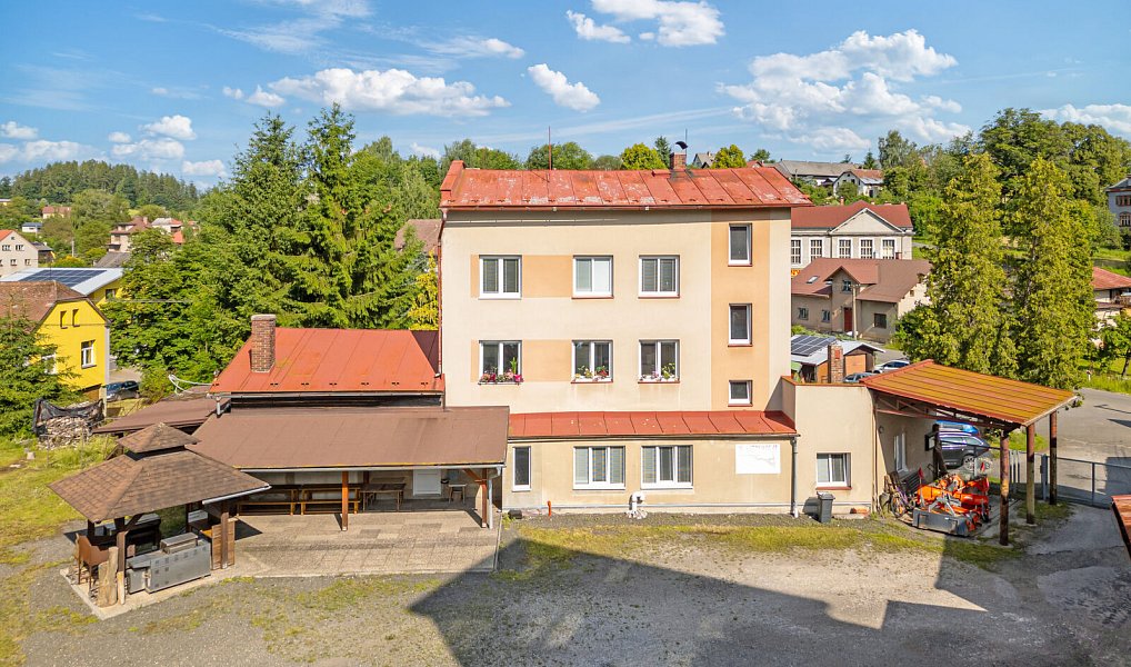 Prodej komerčního objektu (jiného typu) 371 m², Jesenný – náhled fotky 9
